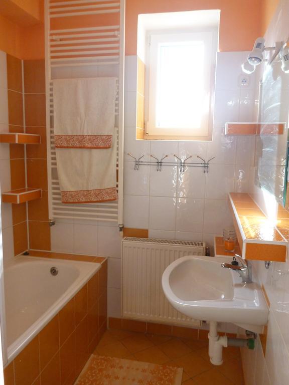 Privat Klonga Lägenhet Smrečany Rum bild